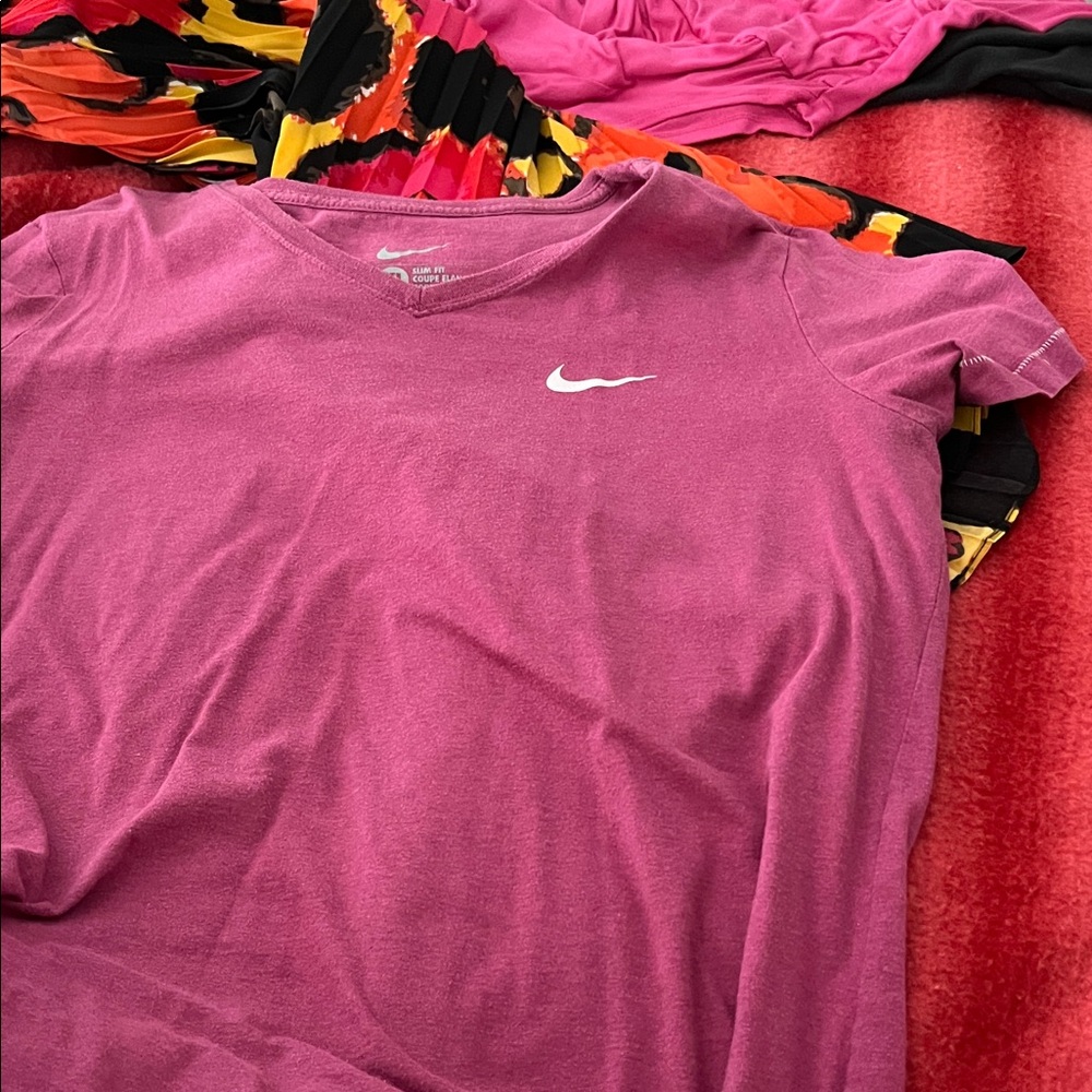 Nike Women's Pink Short Sleeve Tee